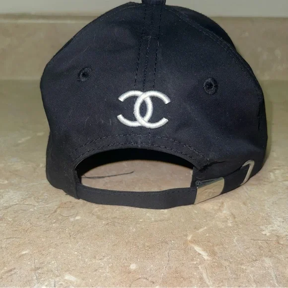 CHANEL Black Cap with White Detailing Made in Italy - Picture 2 of 4